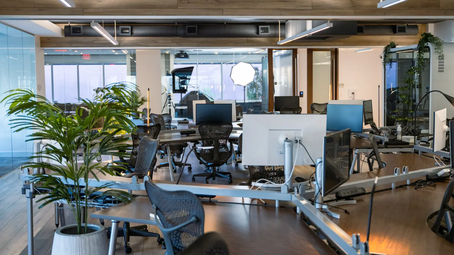 Ecomsquare is a fully automated coworking space